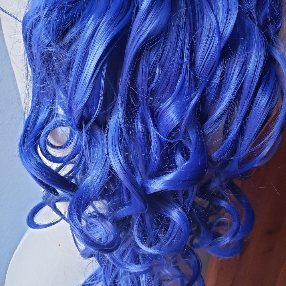 NWT Katy Perry Blue Long Curly Hair Wig